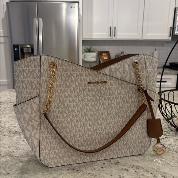 Michael Kors Handbags - Michael Kors Jet Set Large Logo Shoulder Bag (Vanilla)